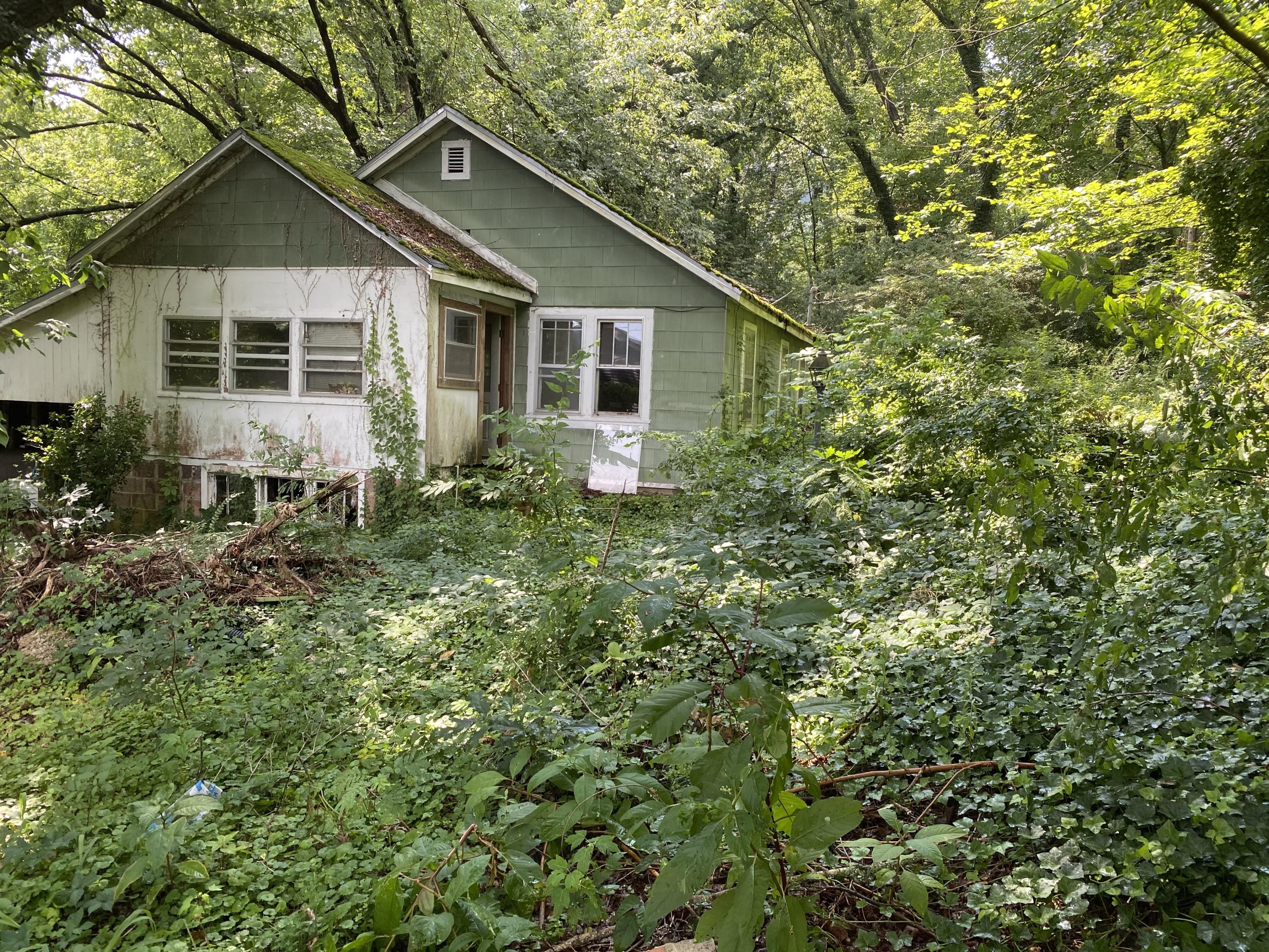 114 Crawley Road Soddy Daisy, TN 37379 - Photo 1 of 3 IMG_4030
