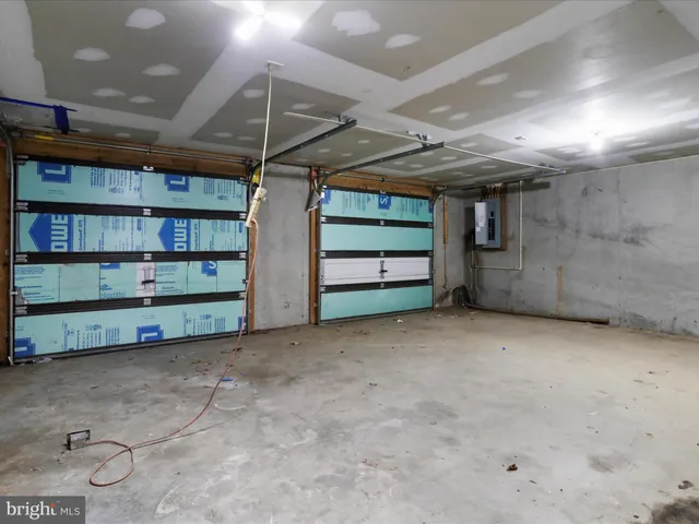 a view of a garage room