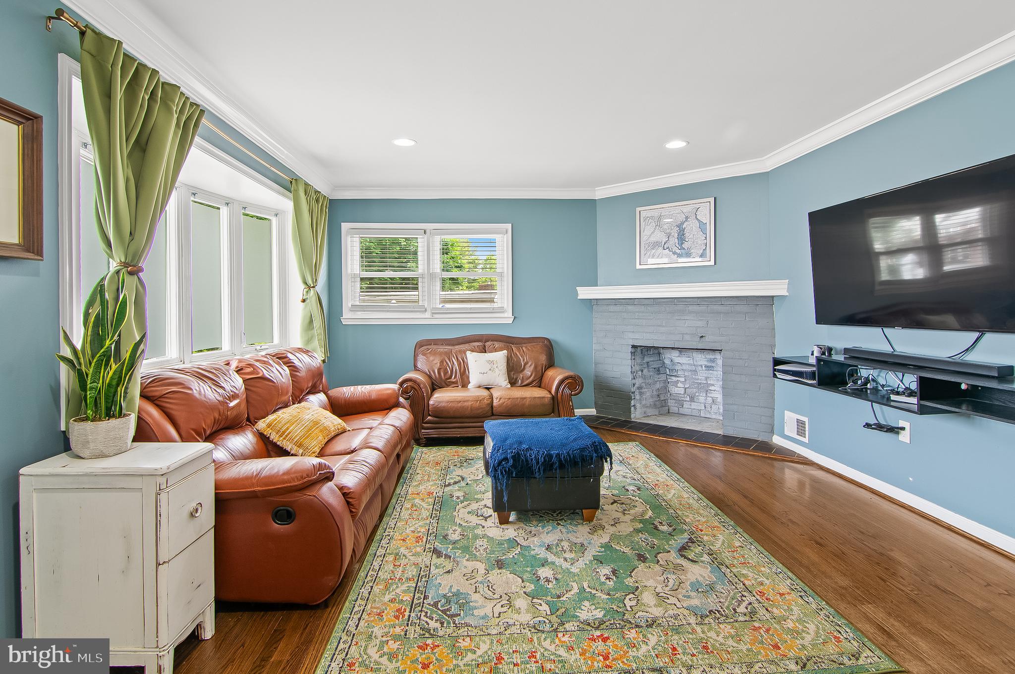 413 South Wickham Road Baltimore, MD 21229 - Photo 4 of 25