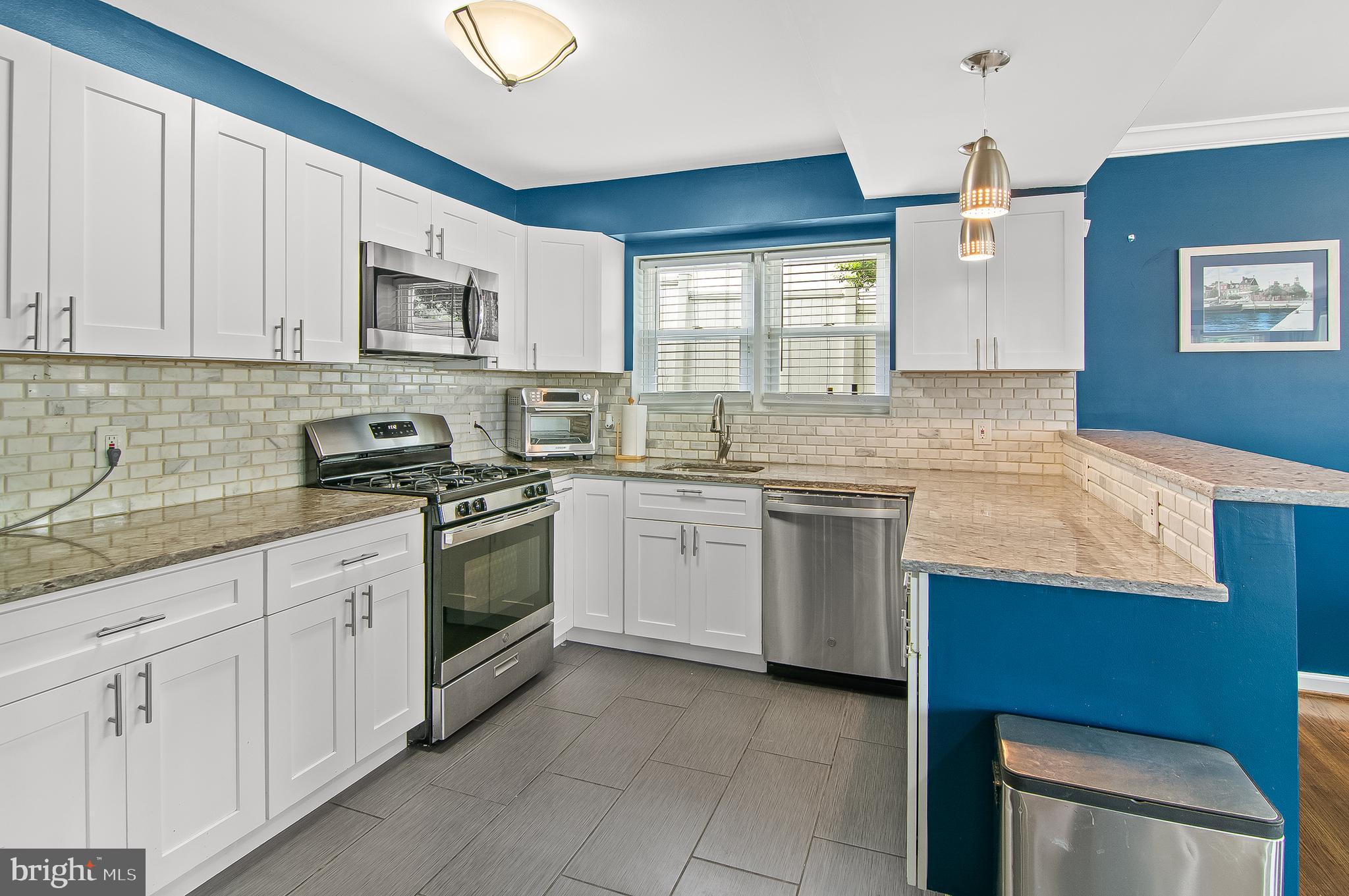 413 South Wickham Road Baltimore, MD 21229 - Photo 9 of 25