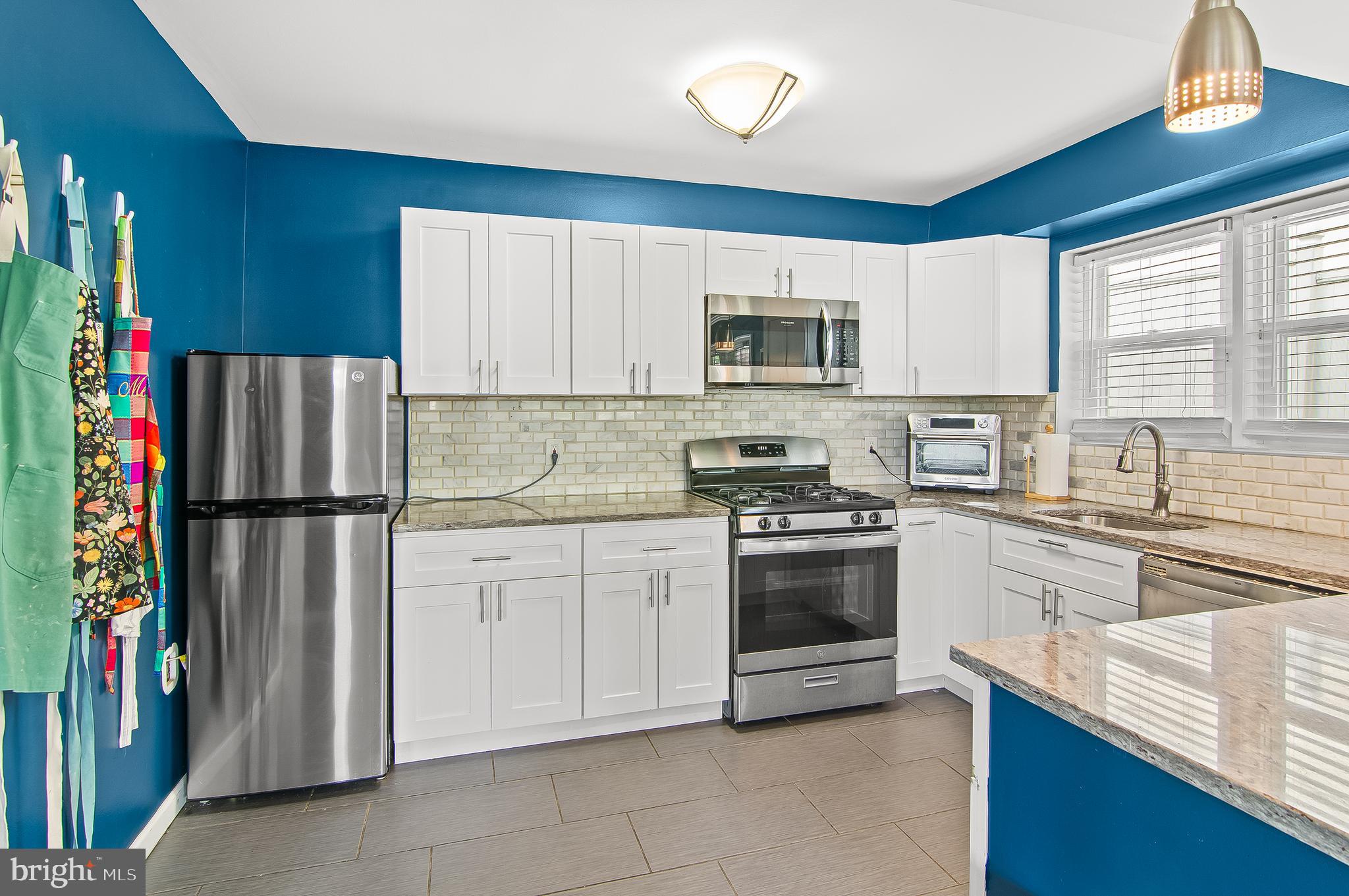 413 South Wickham Road Baltimore, MD 21229 - Photo 10 of 25