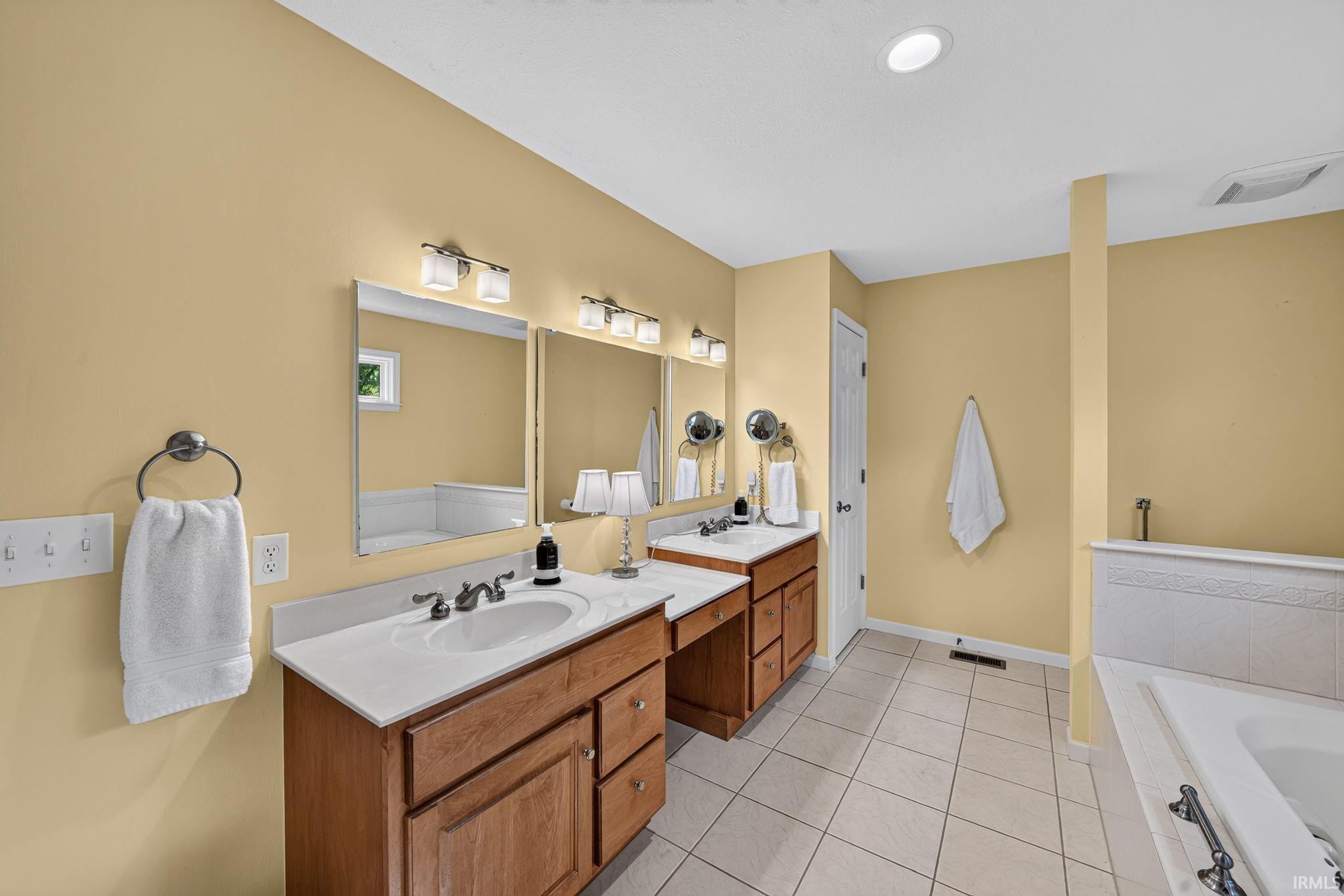 16329 Old Bayou Road Granger, IN 46530 - Photo 17 of 32