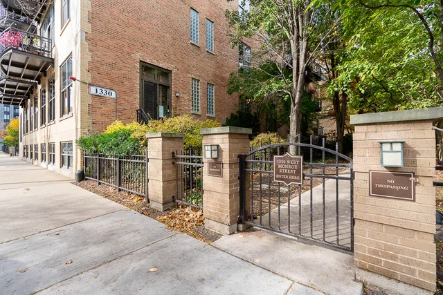 $495,000 | 1330 West Monroe Street, Unit 310, Chicago, IL 60607