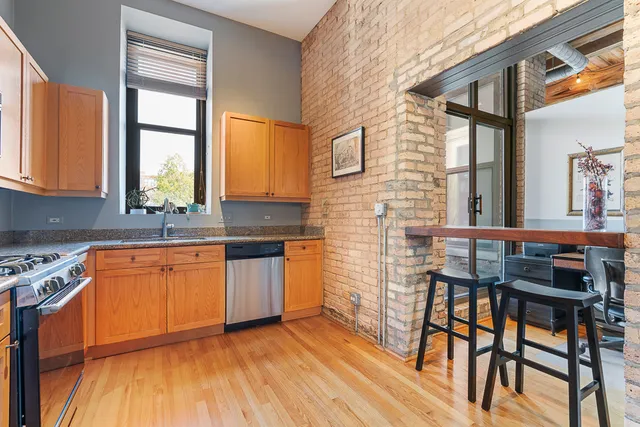$495,000 | 1330 West Monroe Street, Unit 310, Chicago, IL 60607