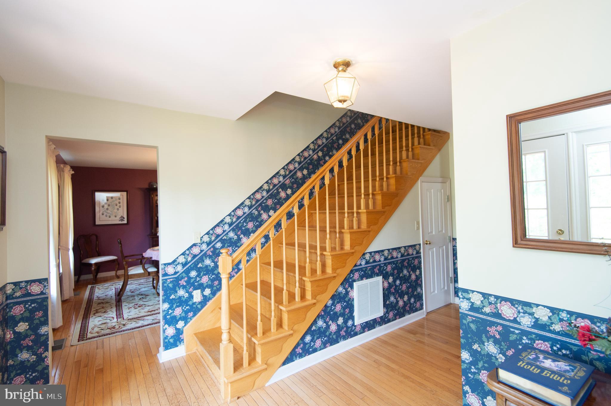 503 Sandy Hill Road Cambridge, MD 21613 - Photo 17 of 61 foyer