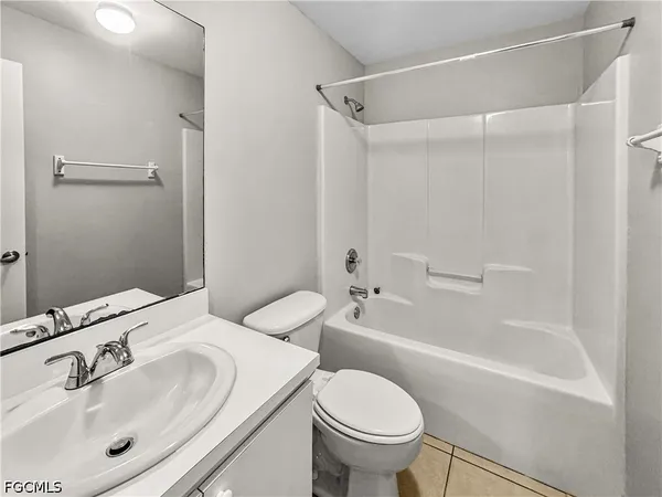$1,195 | 1321 Southeast 8th Avenue, Unit 5, Cape Coral, FL 33990