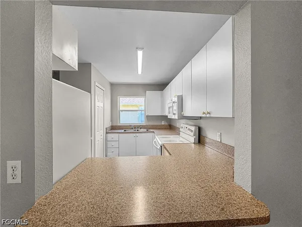 $1,195 | 1321 Southeast 8th Avenue, Unit 5, Cape Coral, FL 33990