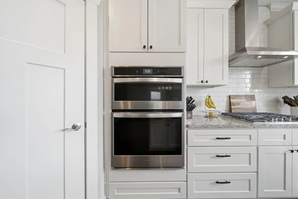 $624,900 | 2399 Walnut View Drive, Howell, MI 48855