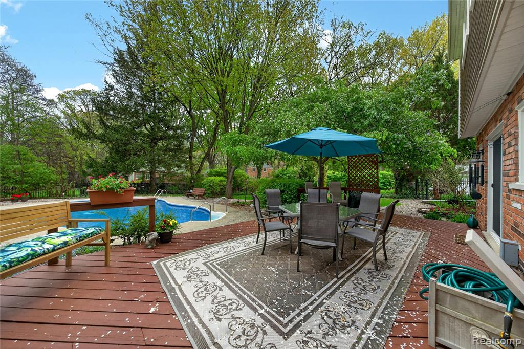 3560 Beach Road Troy, MI 48084 - Photo 4 of 34