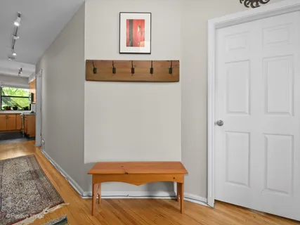 $375,000 | 1309 West Foster Avenue, Unit 2W, Chicago, IL 60640