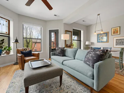 $375,000 | 1309 West Foster Avenue, Unit 2W, Chicago, IL 60640