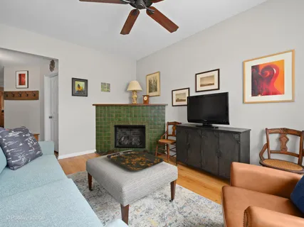 $375,000 | 1309 West Foster Avenue, Unit 2W, Chicago, IL 60640