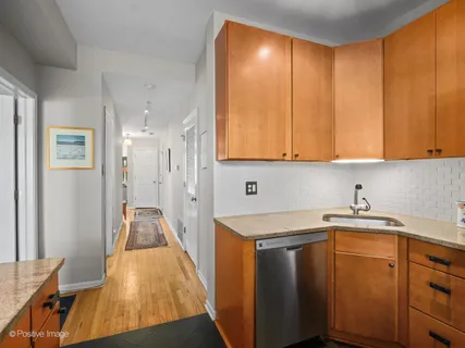 $375,000 | 1309 West Foster Avenue, Unit 2W, Chicago, IL 60640