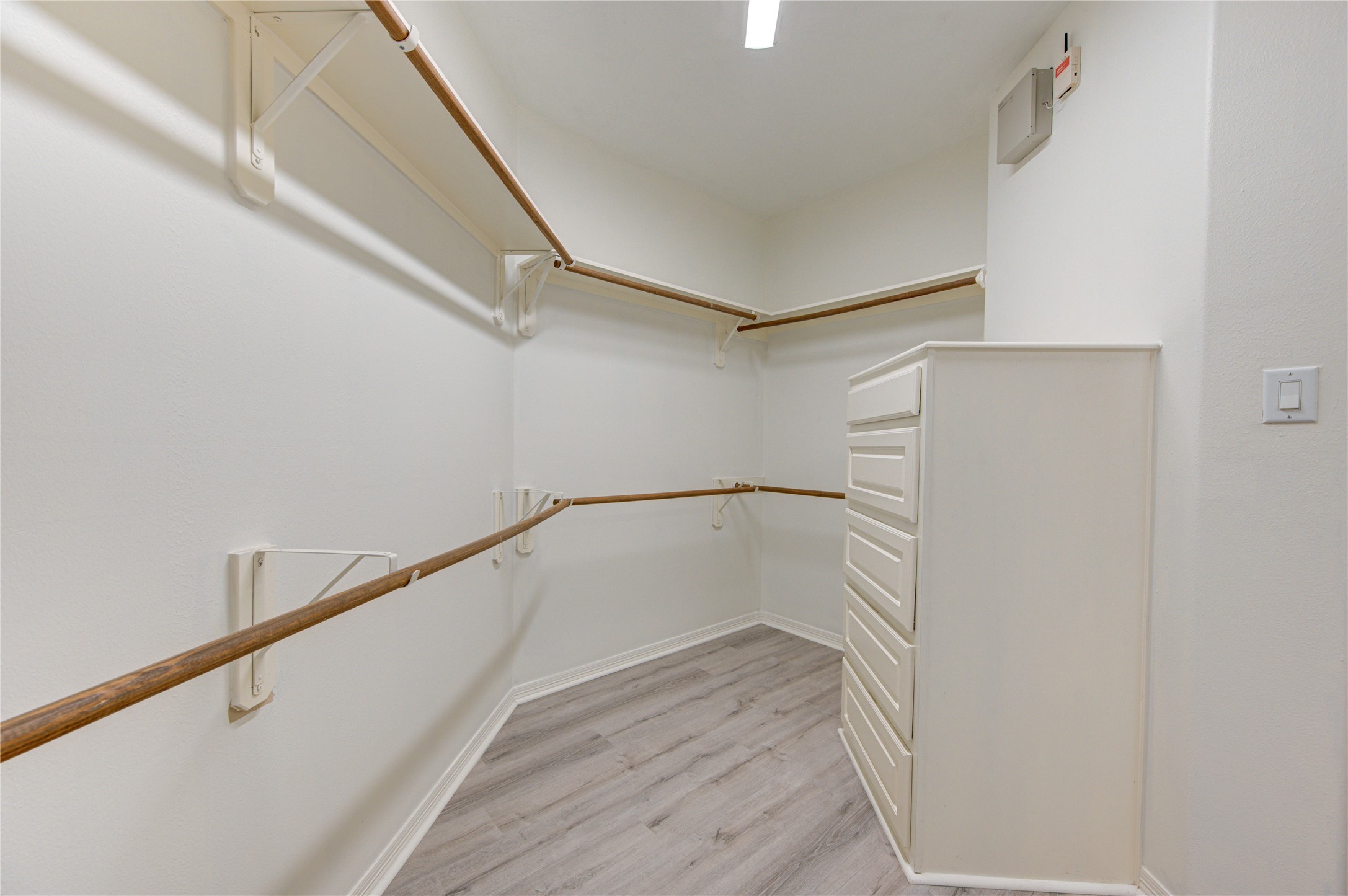 1131 Sopris Drive Houston, TX 77077 - Photo 24 of 35 a view of walk in closet