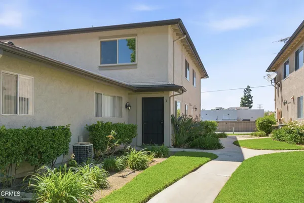 $399,500 | 2057 Calle La Sombra, Unit 3, Simi Valley, CA 93063