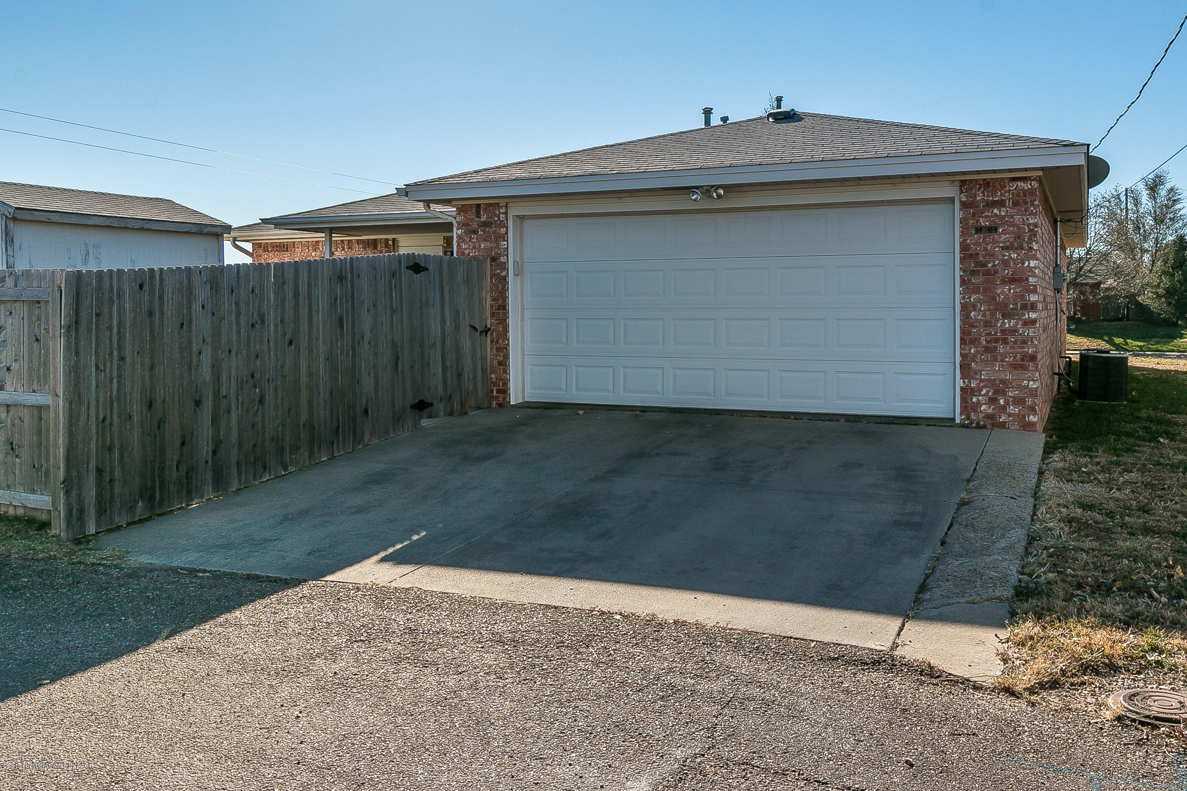 1000 Sterling Drive Amarillo, TX 79110 - Photo 17 of 17 Garage