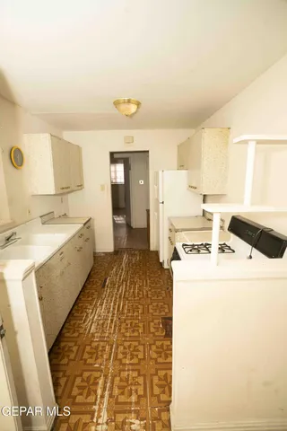 a view of a hallway with closet