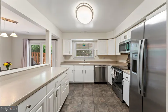 $2,500 | 7656 Stana Court, Lorton, VA 22079