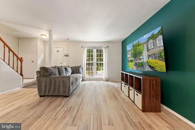 $2,500 | 7656 Stana Court, Lorton, VA 22079