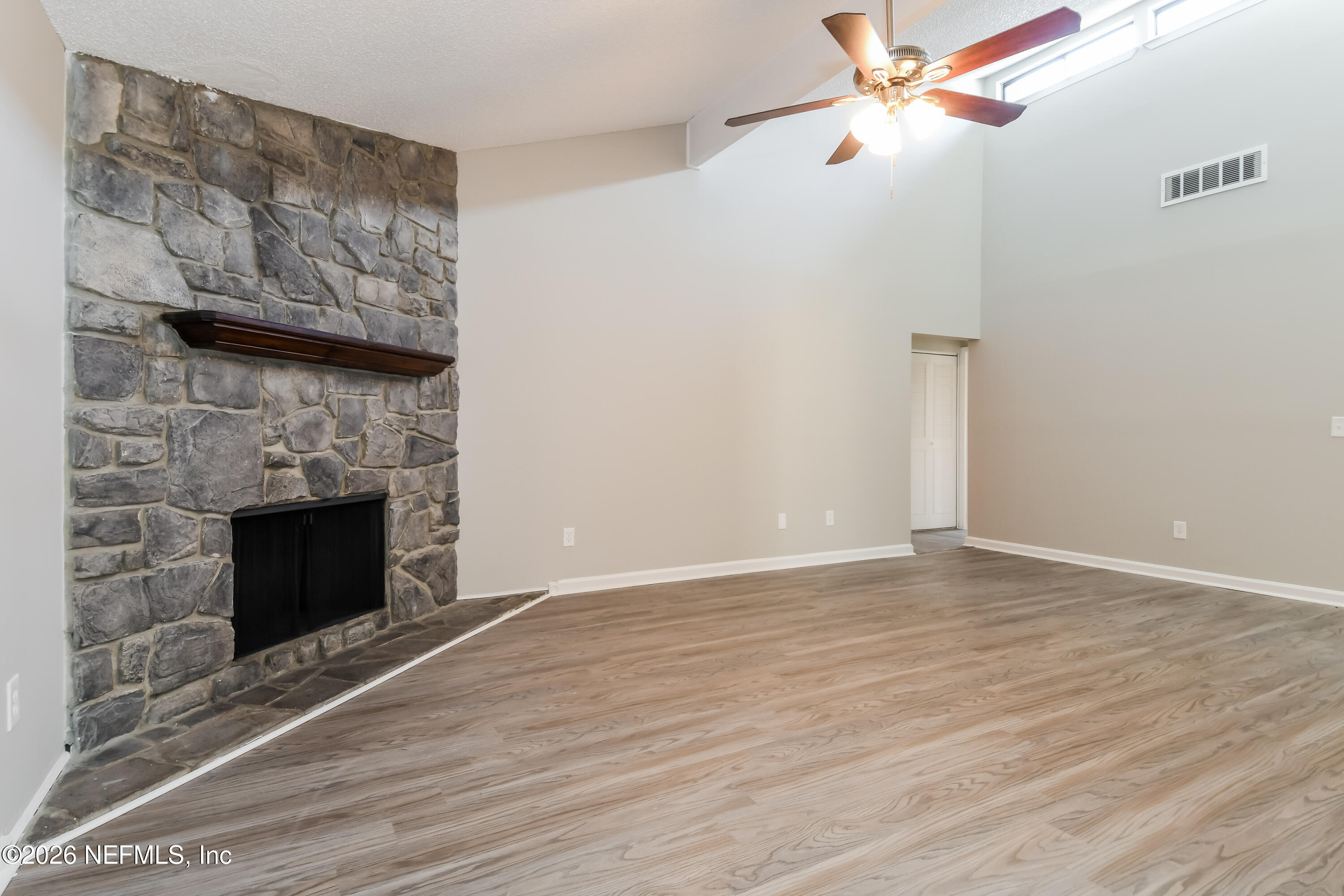 11665 Summer Tree Road North Jacksonville, FL 32246 - Photo 3 of 16 003-photo-living-room-8699131