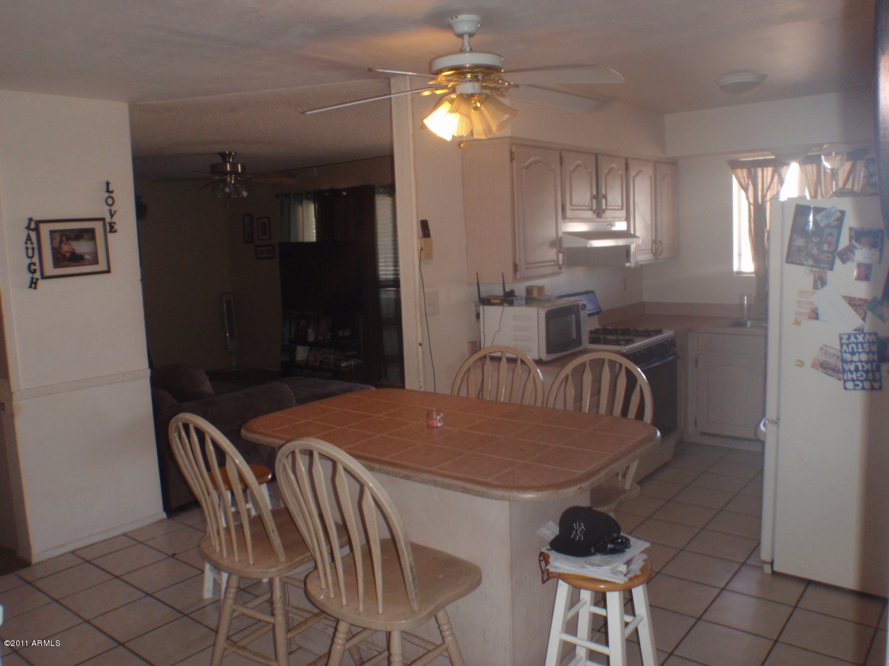 927 East Darrel Road Phoenix, AZ 85042 - Photo 3 of 8 Eat In Kitchen