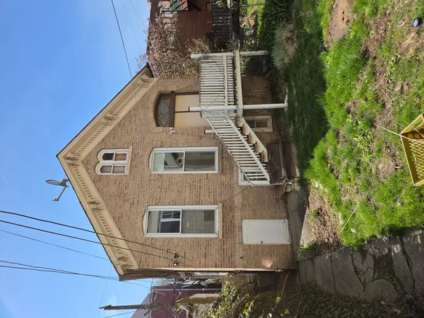 $1,975 | 1650 North Oakley Avenue, Unit CH, Chicago, IL 60647