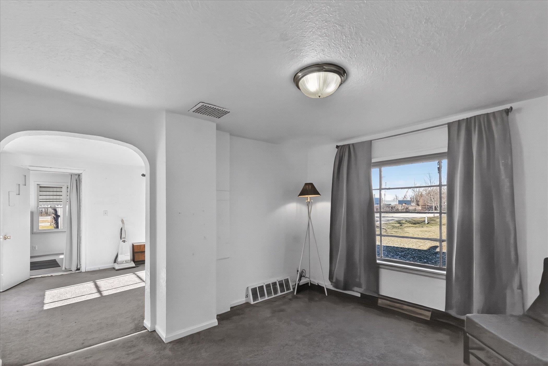 609 McCormick Street Bay City, MI 48708 - Photo 8 of 19 Gallery Image 8