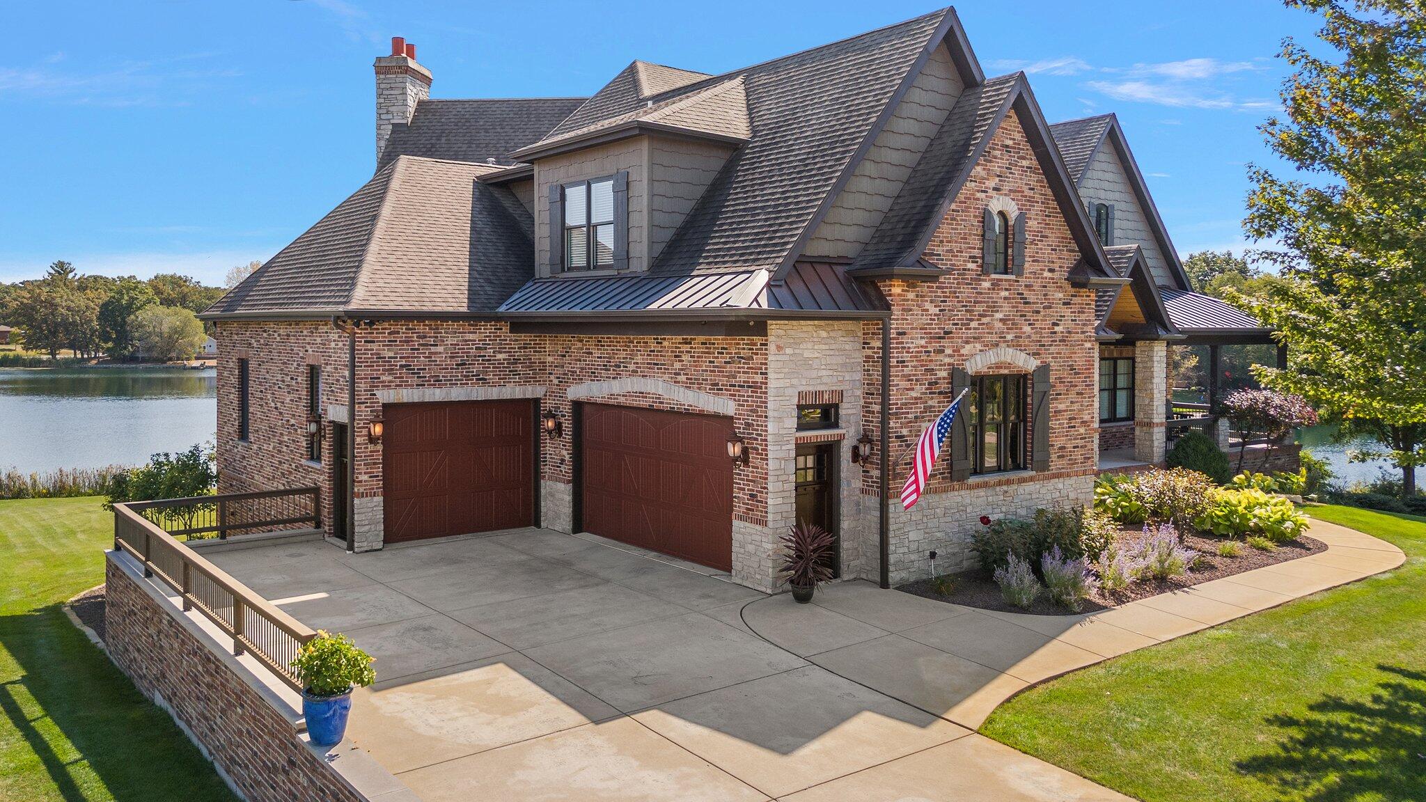 11429 Bell Place Crown Point, IN 46307 - Photo 7 of 54 2048x1152