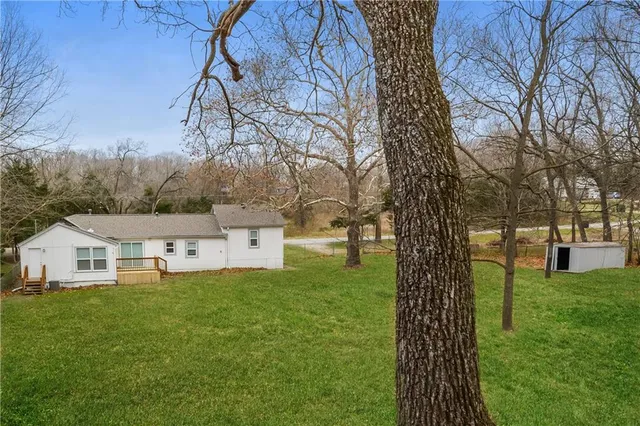 $1,985 | 7411 Northwest Oak Drive, Kansas City, MO 64152