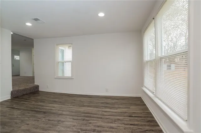 $1,985 | 7411 Northwest Oak Drive, Kansas City, MO 64152