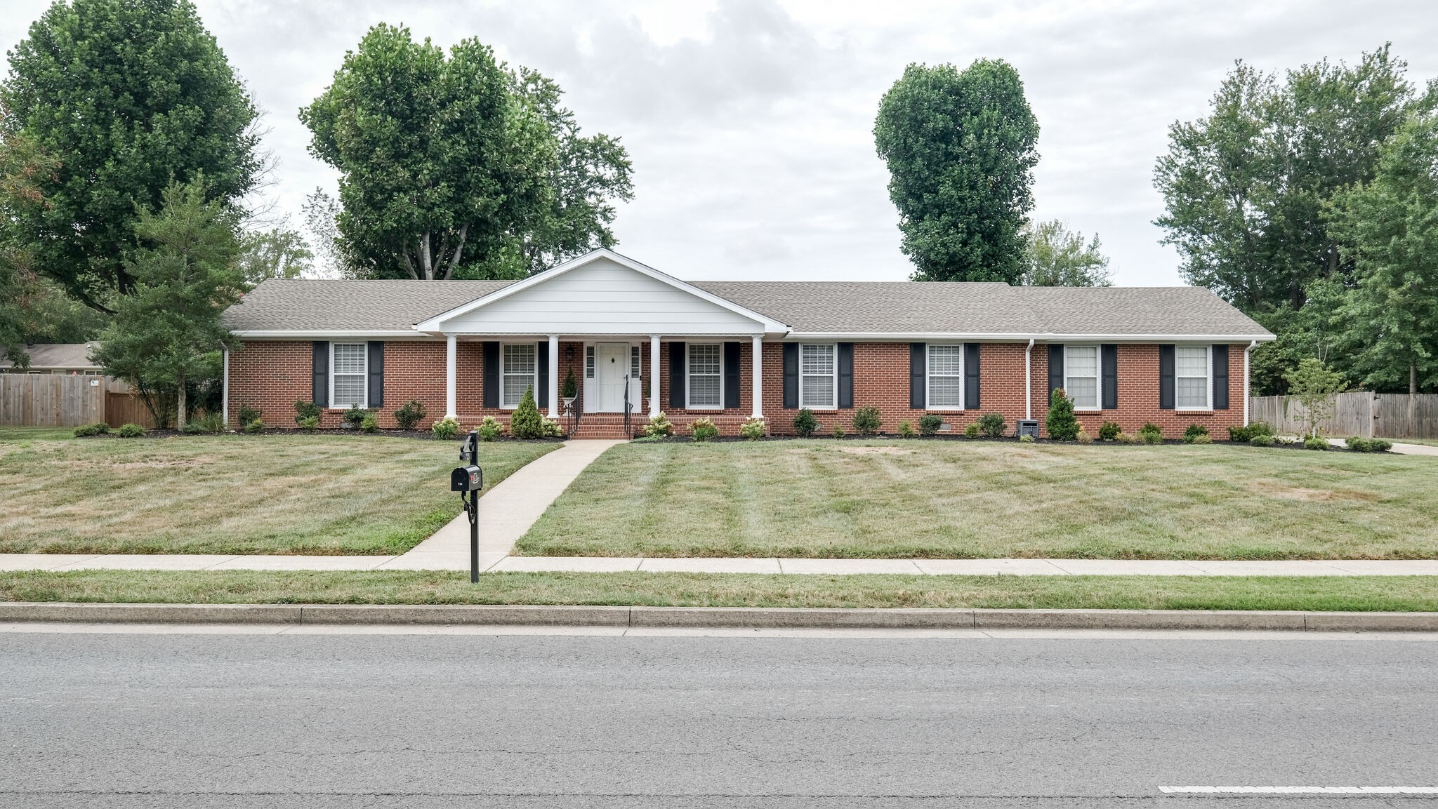 723 North Rutherford Boulevard Murfreesboro, TN 37130 - Photo 1 of 18 Gallery Image 1