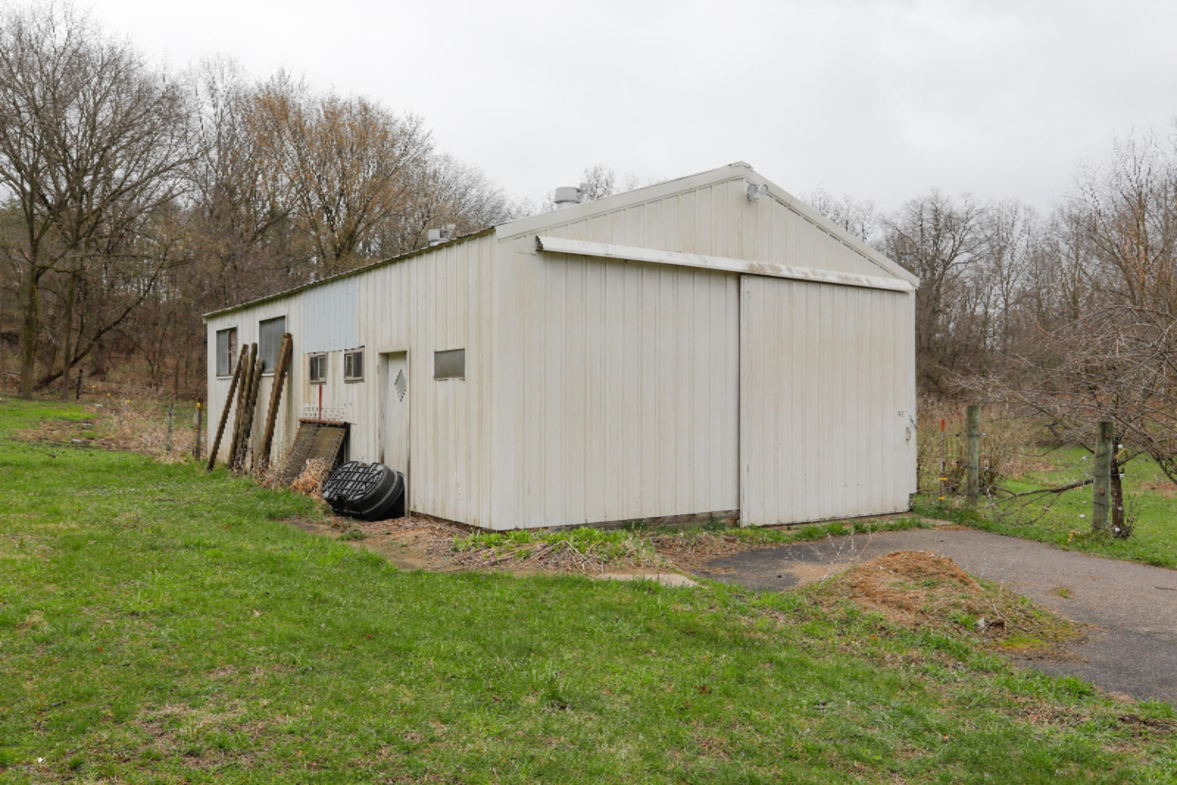 21374 West County Line Road Augusta, MI 49012 - Photo 33 of 36 21374 W County Line-132