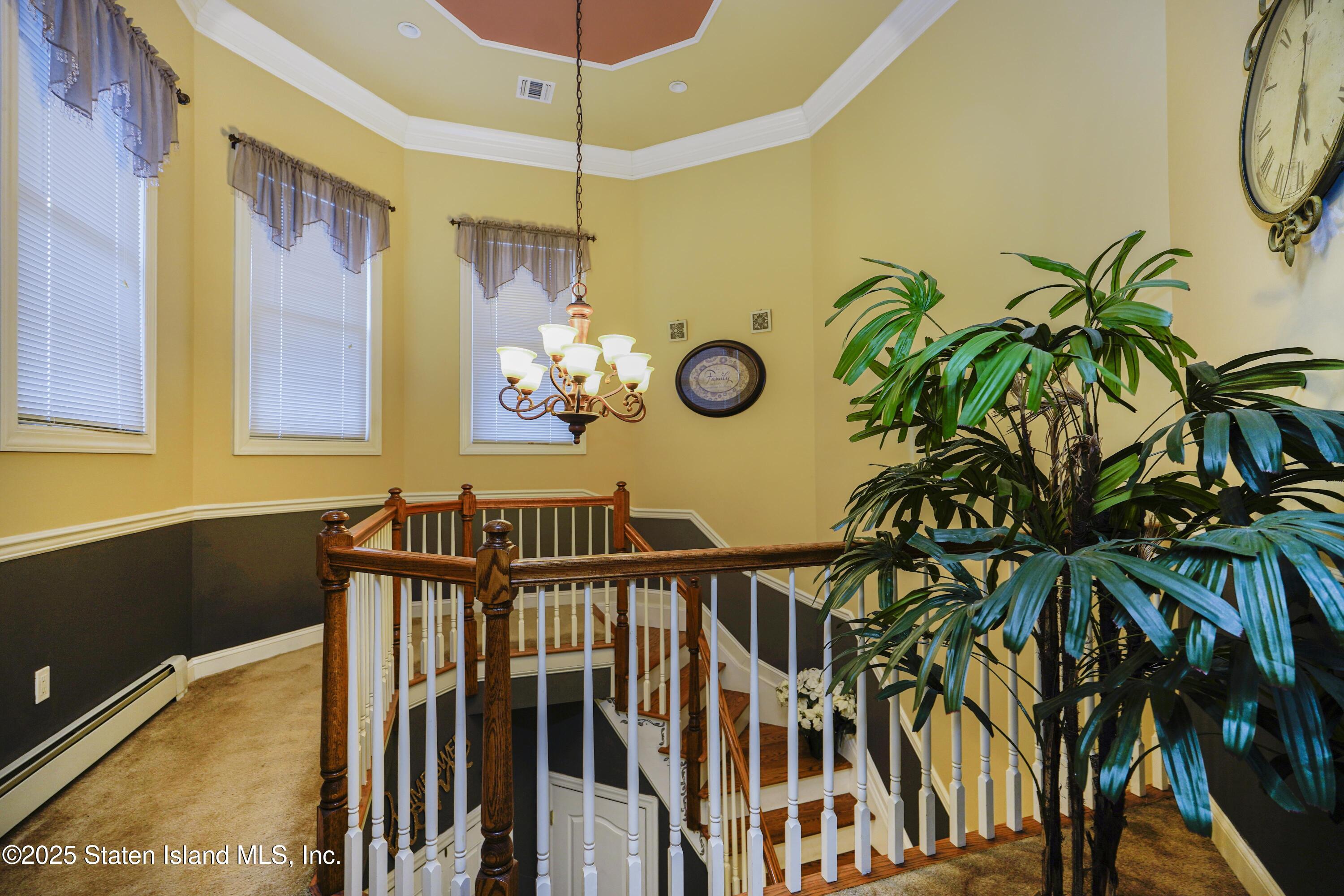 53 Topside Lane Staten Island, NY 10309 - Photo 17 of 38 Photo Apr 01 2025, 4 30 36 AM