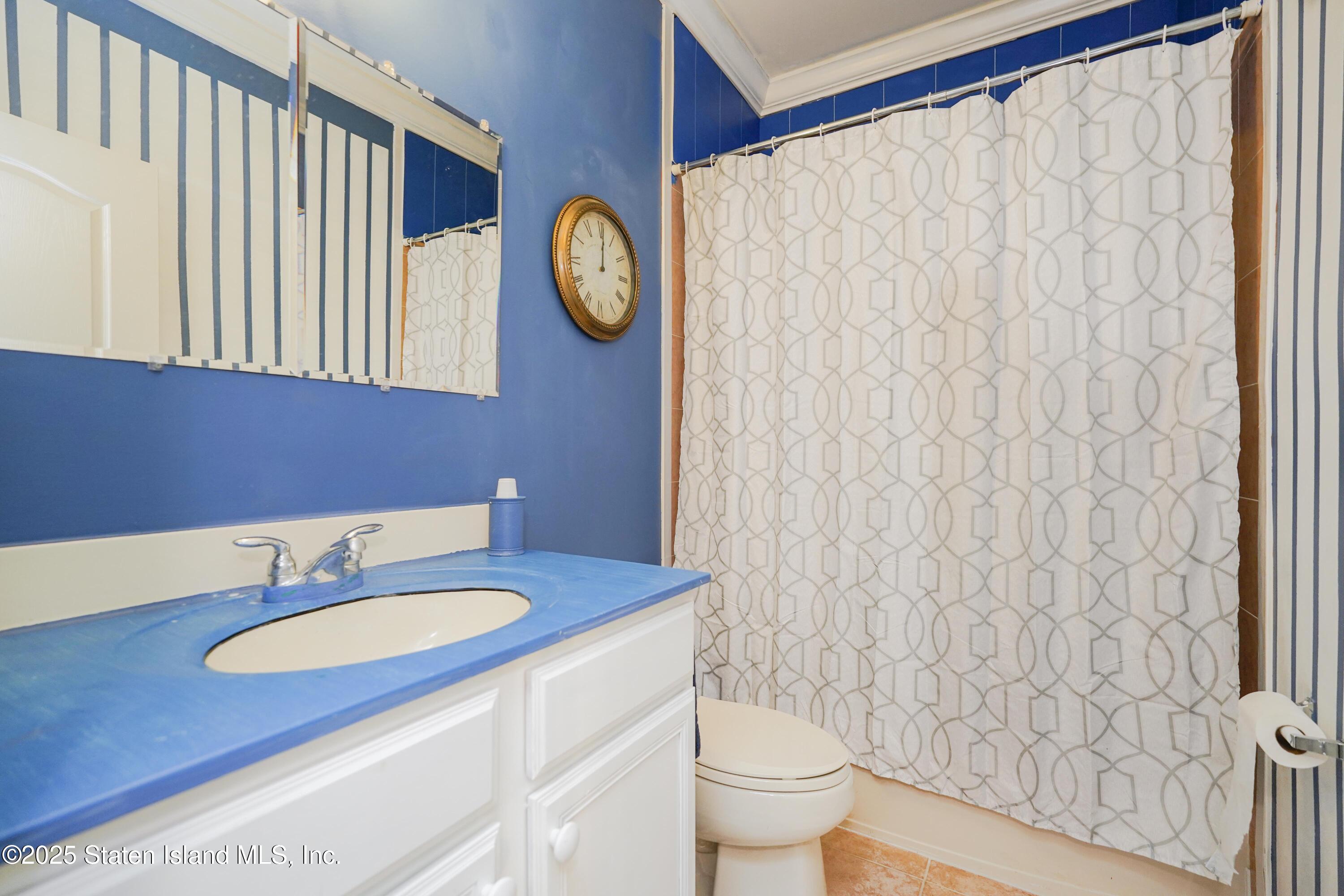 53 Topside Lane Staten Island, NY 10309 - Photo 25 of 38 Photo Apr 01 2025, 4 32 03 AM