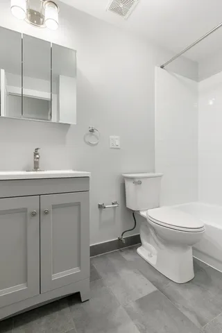 $1,769 | 1611 West Juneway Terrace, Unit 1F, Chicago, IL 60626