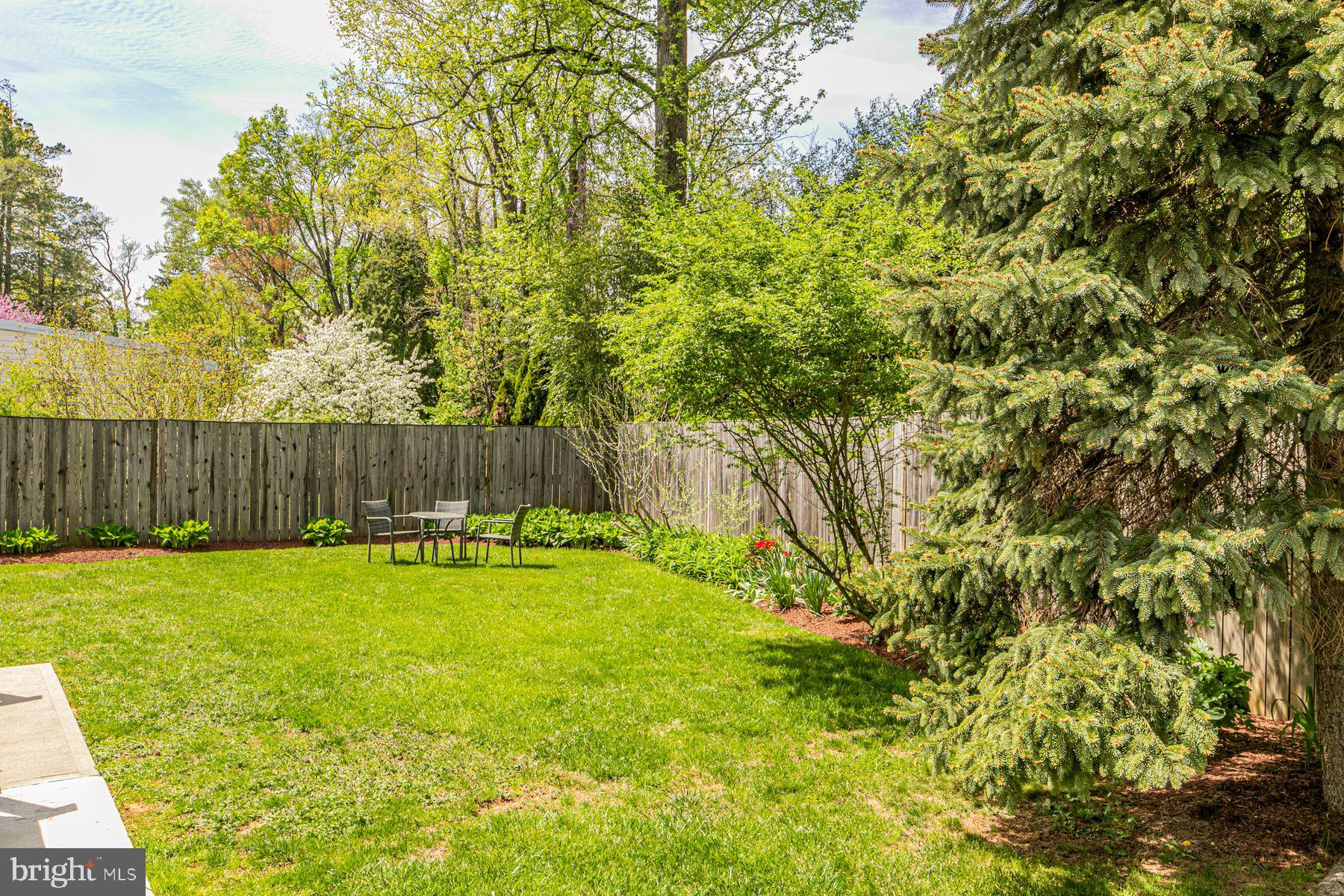 44 Southern Way Princeton, NJ 08540 - Photo 34 of 35 a view of an outdoor space and deck of the house