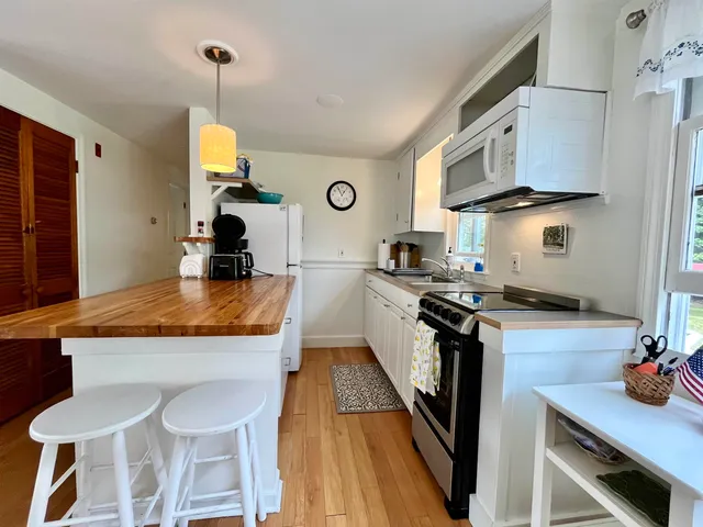 $2,200 | 19 Myrica Avenue, Rye, NH 03870