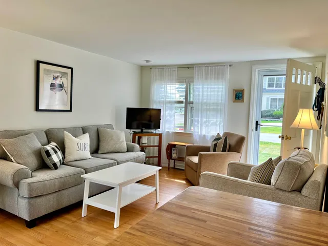 $2,200 | 19 Myrica Avenue, Rye, NH 03870