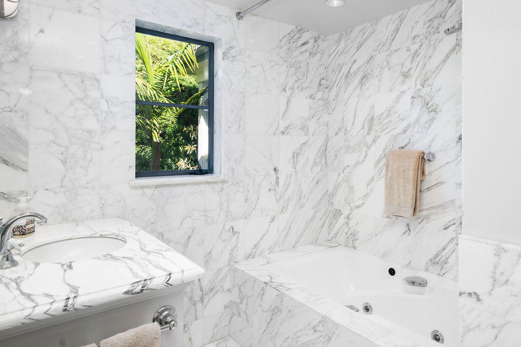136 Middle Road Montecito, CA 93108 - Photo 22 of 35 En Suite Bath at Guest Bedroom