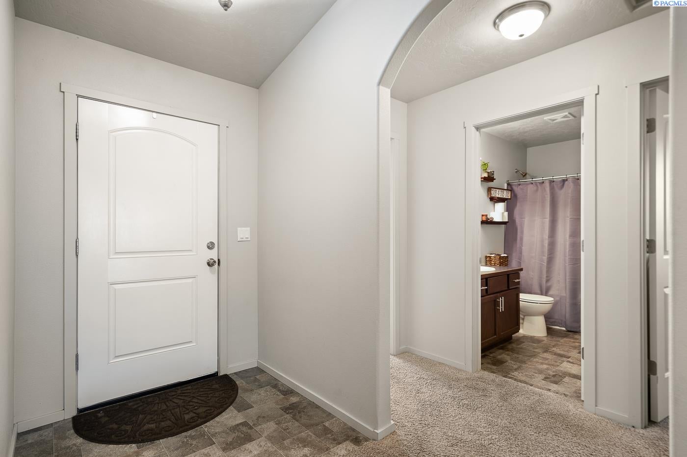 5901 Ramus Lane Pasco, WA 99301 - Photo 5 of 28 Gallery Image 5