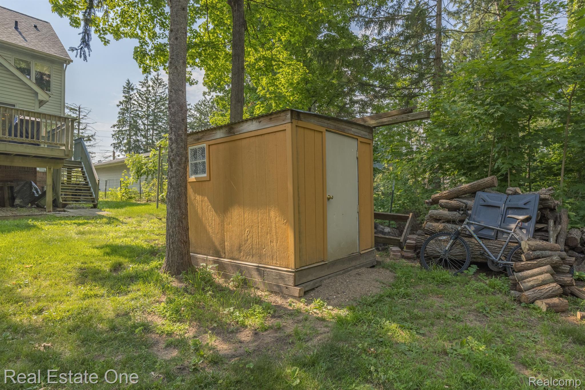 2520 South Commerce Road Walled Lake, MI 48390 - Photo 44 of 56 Shed