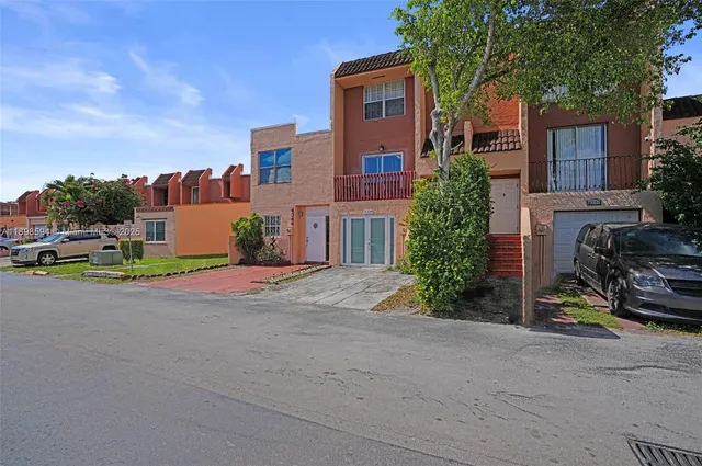 $415,000 | 4350 West 11th Court, Unit 62, Hialeah, FL 33012