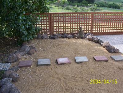 48 Yosemite Road, Unit 48 San Rafael, CA 94903 - Photo 6 of 8 a backyard of a house
