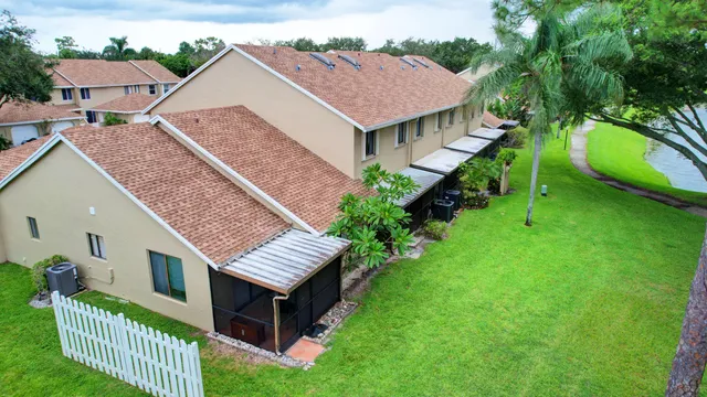 $2,700 | 1105 Maplewood Drive, Greenacres, FL 33415