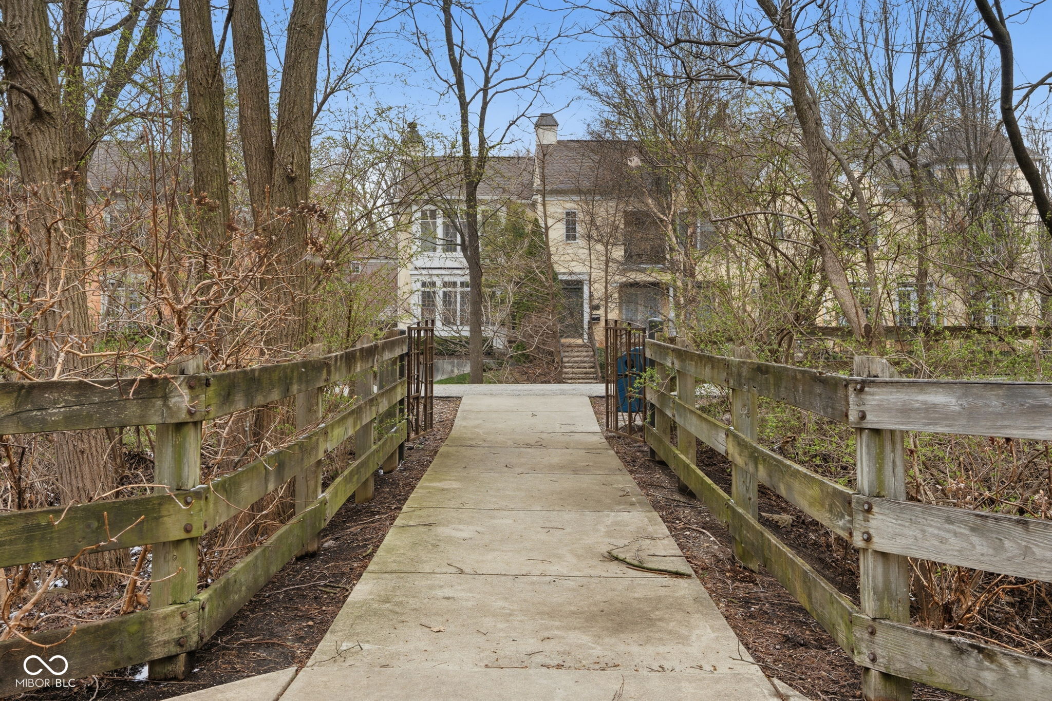 1014 Reserve Way Indianapolis, IN 46220 - Photo 5 of 31