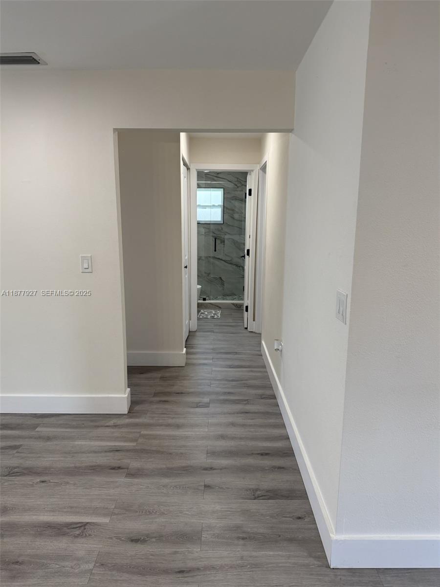 3985 Proctor Road Sarasota, FL 34233 - Photo 10 of 23 Gallery Image 10