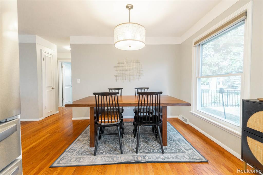 22205 Meridian Road Grosse Ile, MI 48138 - Photo 11 of 42 Gallery Image 11