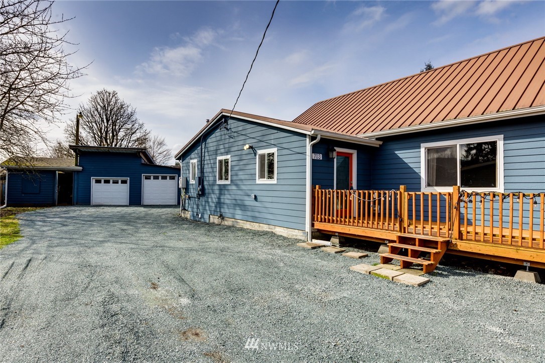 703 F & S Grade Road Sedro-Woolley, WA 98284 - Photo 3 of 37 Gallery Image 3