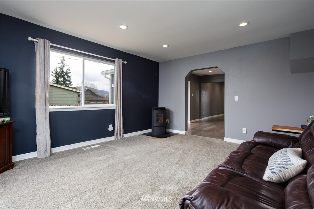 703 F & S Grade Road Sedro-Woolley, WA 98284 - Photo 9 of 37 Gallery Image 9