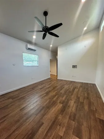 $1,000 | 1915 Fredonia Drive, Houston, TX 77073